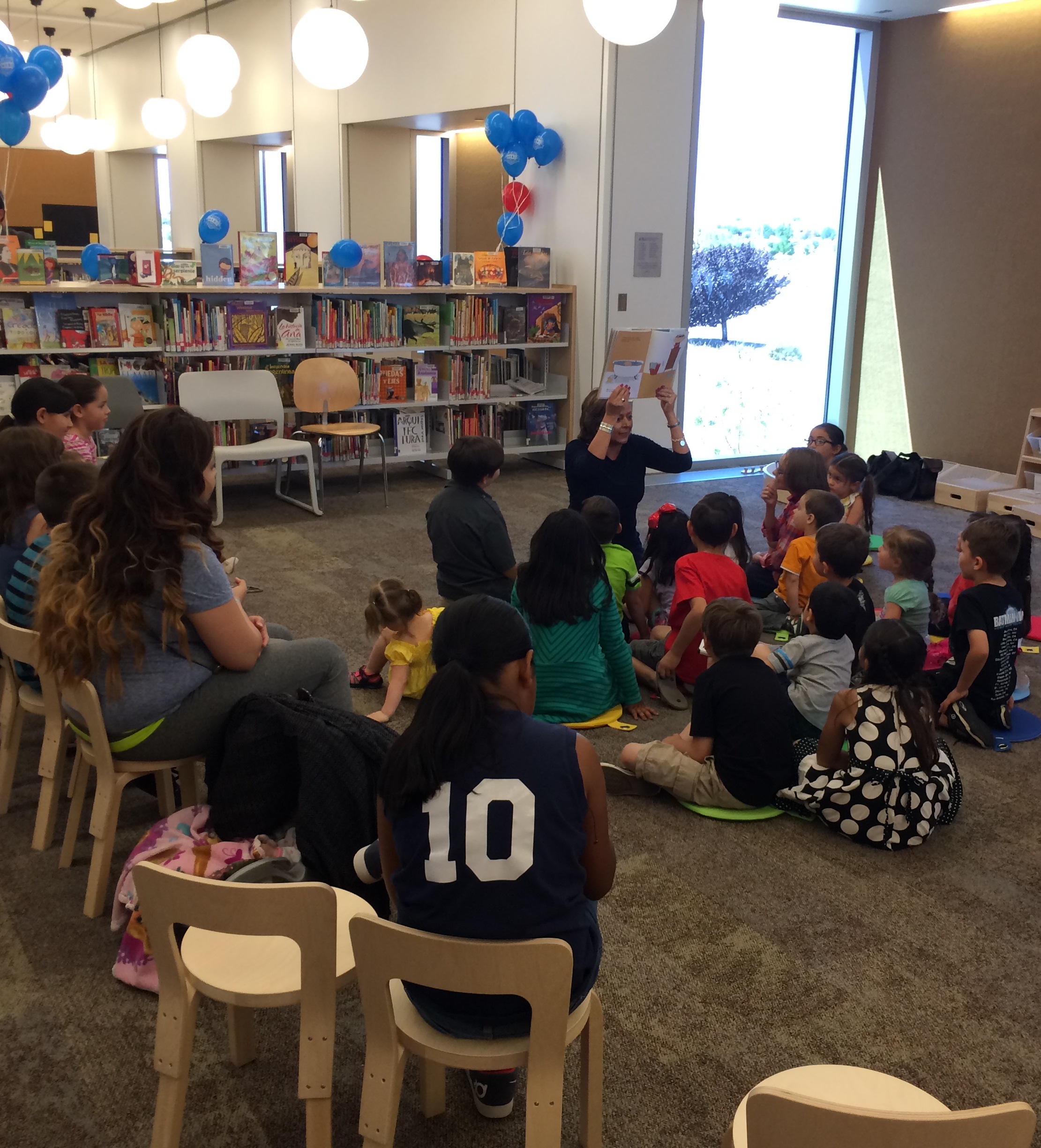 Gov_Martinez_Reads